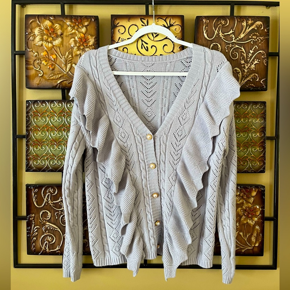 Gray sweater like new without tags